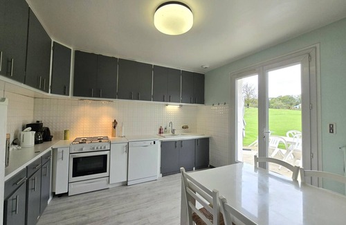 Agonac Cottage | Maison Indépendante avec Grand Jardin, Cheminée, Wifi et Équipements de Loisirs à Agonac