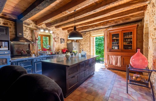 Anlhiac Maison | Charming House with Pool and Valley View in Anlhiac