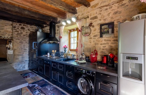 Anlhiac Maison | Charming House with Pool and Valley View in Anlhiac