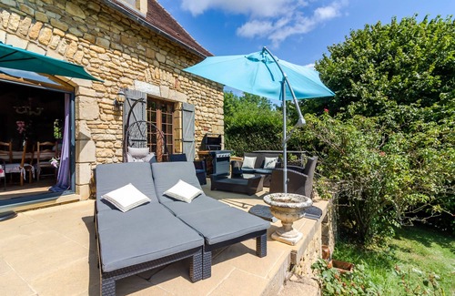 Anlhiac Maison | Charming House with Pool and Valley View in Anlhiac