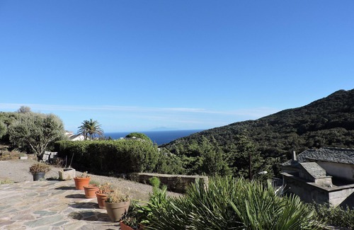 Tomino Maison | Charmante maison avec piscine vue mer et maquis