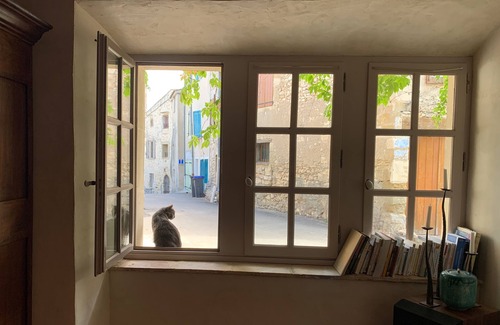 Dions Cottage | Maison de charme avec jardin de curé dans petit village entre Nîmes et Uzès