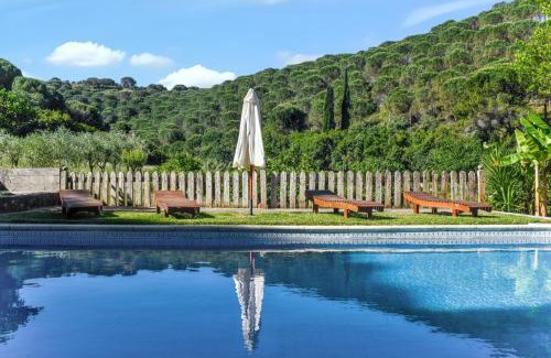 Sao Joao Batista Maison | Charming House with Shared Pool in Porto de Mós.