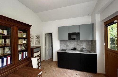 Le Parc Saint-Maur Appartement | Charming independent guest house - spacious studio with terrace and garden, 25 minutes from Paris