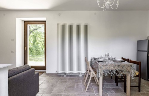 Calmazzo Appartement | Charming independent farmhouse of about 100 sqm, perfect for 4 people, structured on two levels (second floor accessible by stairs).The property is a Rustico dating back to the 19th century, completely renovated, and is located in the heart of Val Metaur