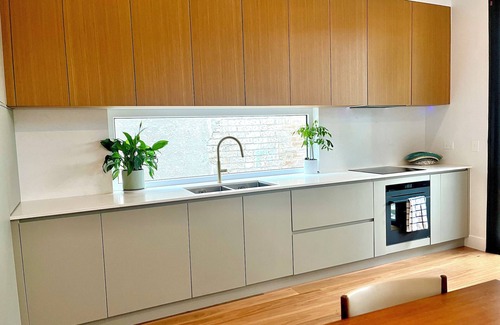 Petersham North Maison | Charming Innercity Furnished 3 bedroom House 10 min bus from City