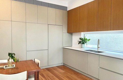 Petersham North Maison | Charming Innercity Furnished 3 bedroom House 10 min bus from City