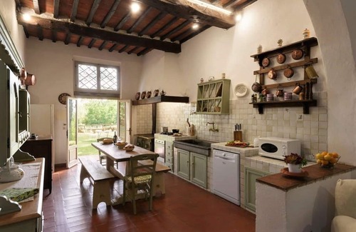 Terranuova Bracciolini Villa | Charmante ferme en pierre spacieuse en 1500 avec piscine privée