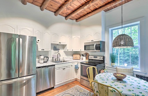 Jaffrey Cottage | Charming Jaffrey Cottage w/ Deck & Grill!