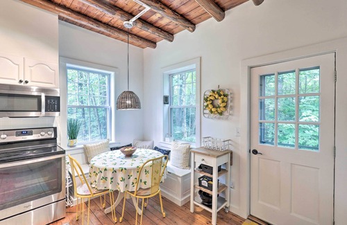 Jaffrey Cottage | Charming Jaffrey Cottage w/ Deck & Grill!