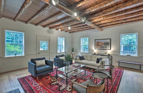 Jaffrey Maison | Charming Jaffrey Cottage with Deck and Grill!