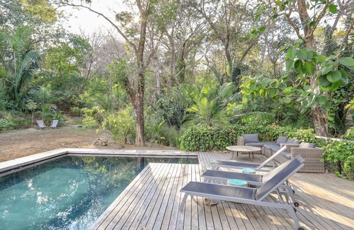 Manzanillo Maison | Charming Jungle 3-bedroom house with WiFi, AC in peaceful Manzanillo