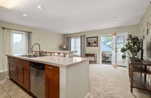 South Park Appartement | Charming Junipera One Bdrm in great location! (B)