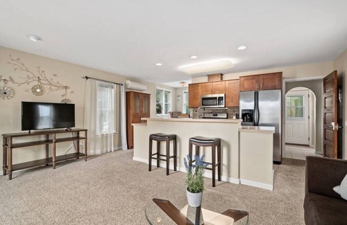 South Park Appartement | Charming Junipera One Bdrm in great location! (B)
