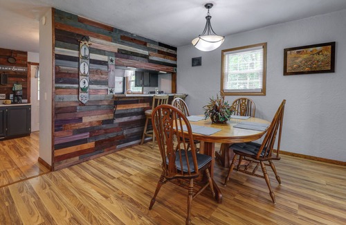Newkirk Maison | Charming Kaw Lake Country Home w/ Game Room!