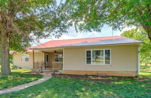Newkirk Maison | Charming Kaw Lake Country Home with Game Room!