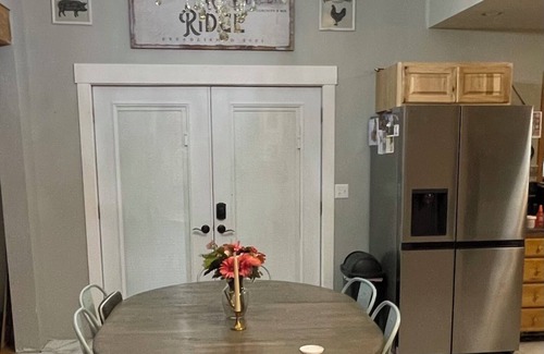 Kingston Maison | Charming Kingston Escape – Ideal for Families with children, Nurses & Travelers!