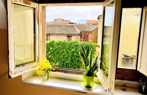 Cruilles Appartement | Charming Little Studio in the Historic Center