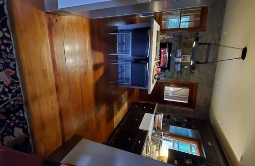Lehman Maison | Charming lake front craftsman cottage
