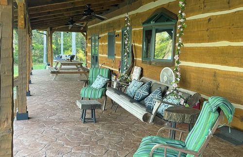 Paisley Cabine | Charming Lake Front Cabin
