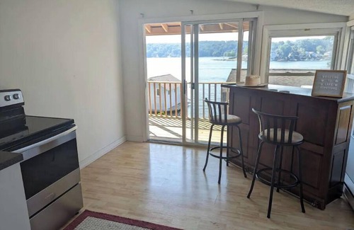 Hopatcong Maison | Charming Lake House w/ Large Dock