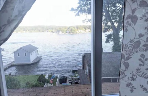 Hopatcong Maison | Charming Lake House w/ Large Dock