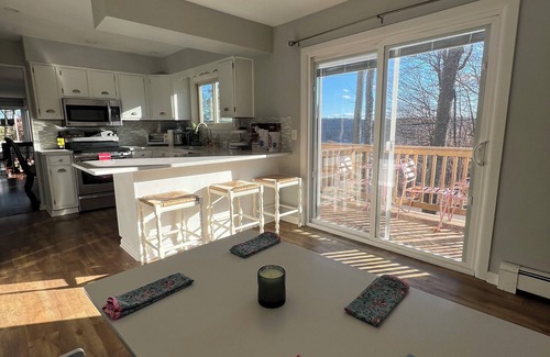Lake Mohawk Maison | Charming Lake house with WiFi and AC in Sparta