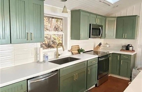 Town of Torrey Cottage | Charming Lakefront Cottage in Heart of the Wine Trail: Seneca Fingerlake