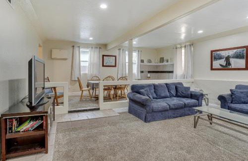 Lakehead-Lakeshore Maison | Charming Lakehead Cabin Walk to Shasta Lake!
