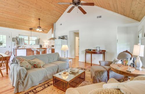 Lawley Maison | Charming Lawley Cottage Deck, Fire Pit and Yard!