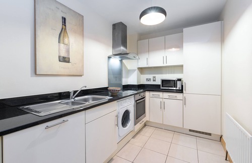 Carrickmines Maison | Charming Leopardstown Townhouse