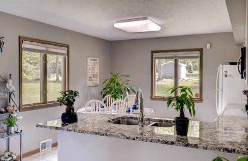 Lewiston Appartement | Charming Lewiston Apt 10 Miles to Niagara Falls!