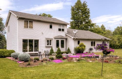 Lewiston Appartement | Charming Lewiston Apt 10 Miles to Niagara Falls!