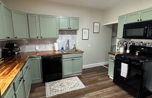 Cortland Appartement | Charming Lincoln 4BR Apt