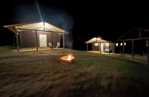 Cambridge Cabine | Charming log cabin on back country road with peace, quiet, all amenities of home