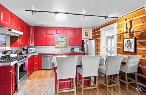 Snowmass Village Maison | Charming log house in Snowmass with all the amenities.