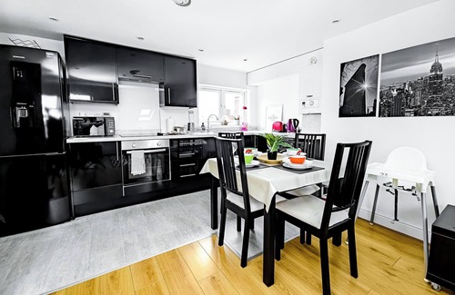 Arnos Grove Appartement | Charming London Home, Opposite Arnos Grove Station, 20 mins to Central London