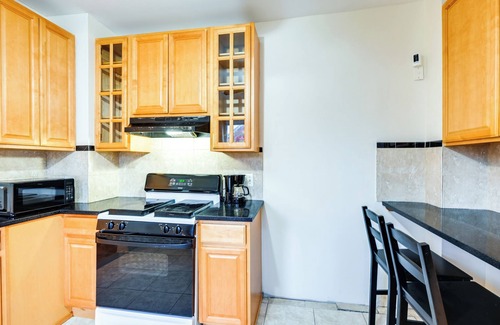 Freeport Maison | Charming Long Island Home w/ Fenced Yard!