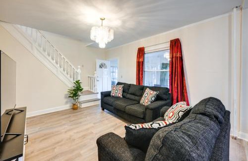 Freeport Maison | Charming Long Island Home with Fenced Yard!