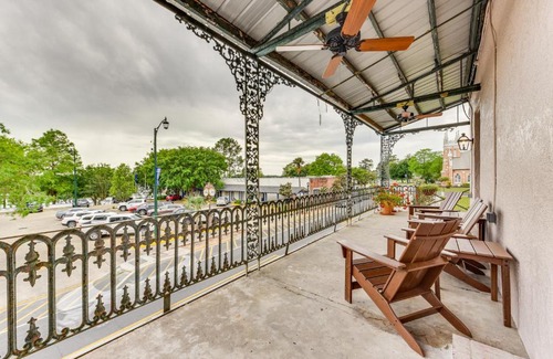New Roads Appartement | Charming Louisiana Getaway with Furnished Balcony!