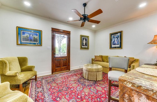 New Roads Appartement | Charming Louisiana Getaway with Furnished Balcony!