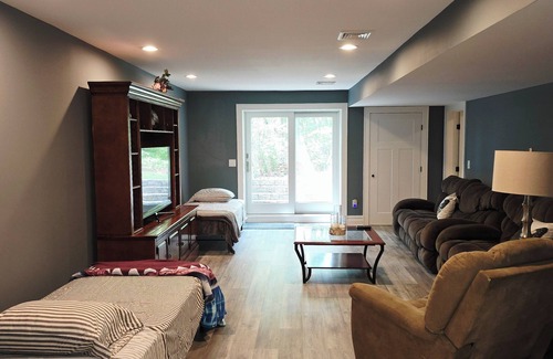 Wall Township Maison | Charming lower level home rental 3 rooms, 3 beds close to Belmar Beach