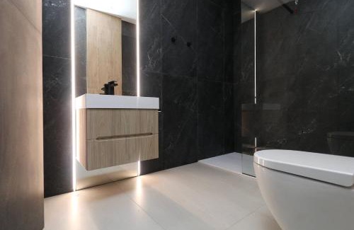 Olbia City Centre Appartement | Charming & Luxurious Suite Garibaldi BIG - Fully equipped & renovated - Old Town