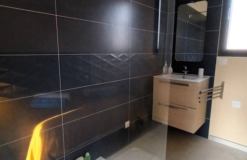 Genas Maison | Charming maisonette near Lyon, Groupama Stadium, Eurexpo, T Exupéry airport