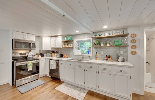 Manheim Cottage | Charming Manheim Cottage w/ On-Site Animal Viewing
