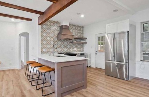 University Park Maison | Charming Mediterranean Home near DC