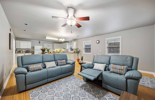 Midtown Sacramento Appartement | Charming Midtown Home w/King Bed, Private Parking, near Sutter Medical