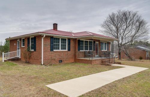 Keeling Maison | Charming Milton Home with Porch - 5 Mi to VIR!