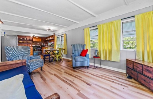 Pymatuning Central Maison | Charming mobile home with WiFi, AC sleeps 6 . 7 mins from Pymatunning lake