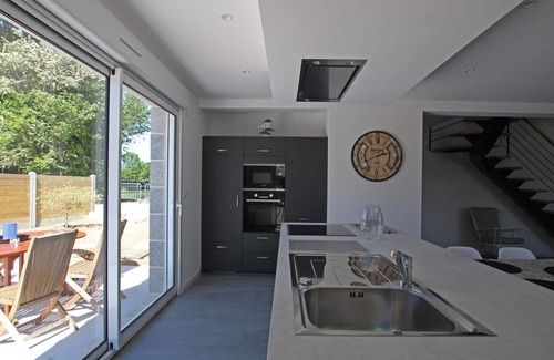 Sartilly-Baie-Bocage Cottage | Maison moderne avec terrasse, jardin privé et mini-ferme, entre Avranches et Granville.